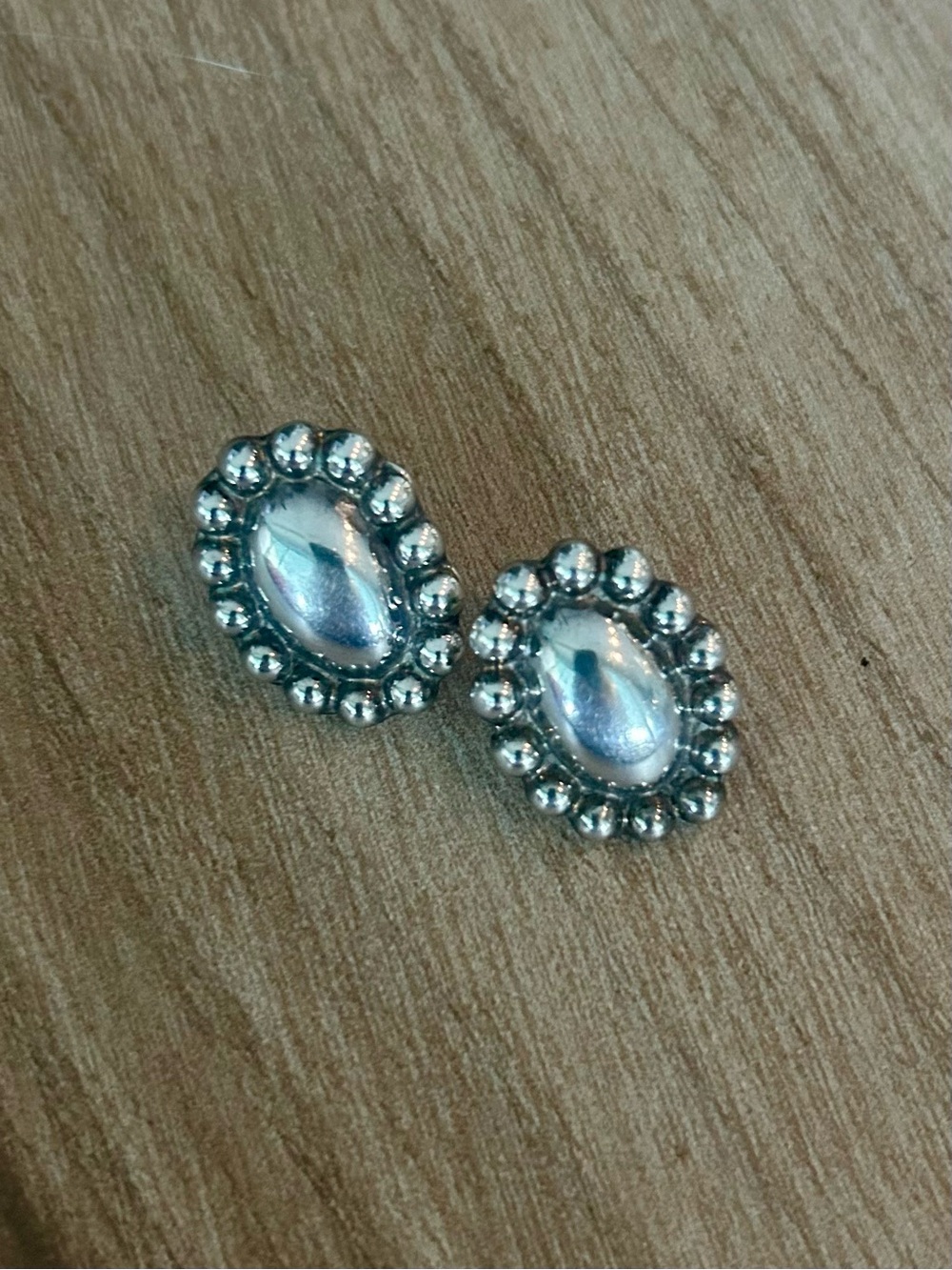 1980’s Southwestern Oval Sterling Silver Earrings with 925 Beaded Halo Vintage! - Picture 2 of 9